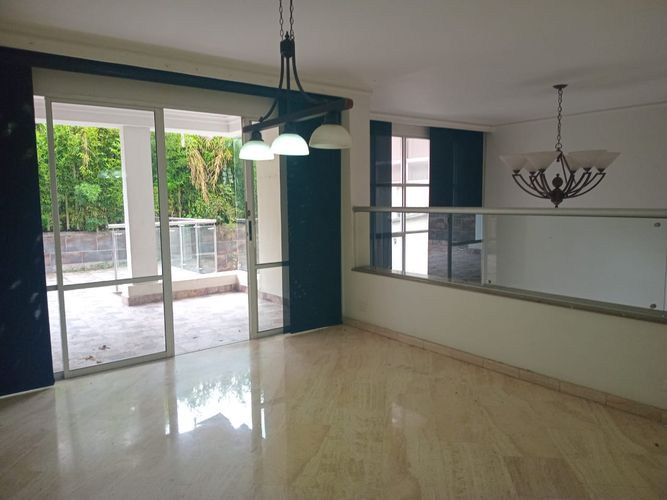 Casa de 4 alcobas en venta en El Poblado, Medellín, 257 m² · foto 1 de 20