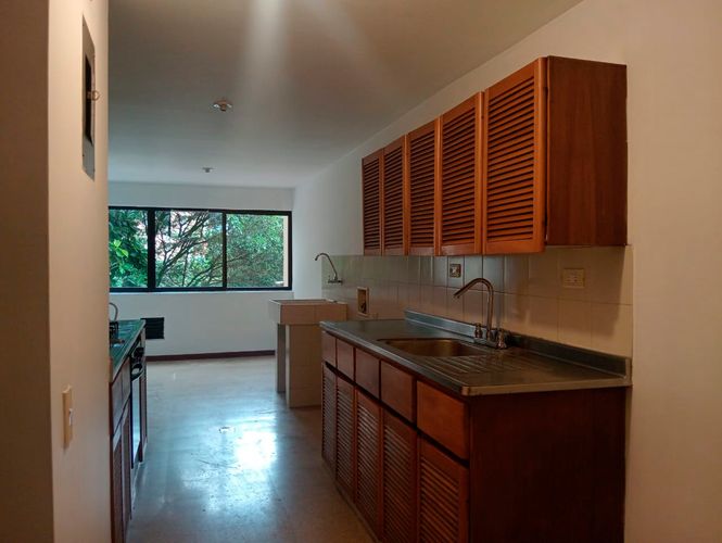 Apartamento de 3 alcobas en arriendo en Laureles, Medellín, 131 m² · foto 6 de 20