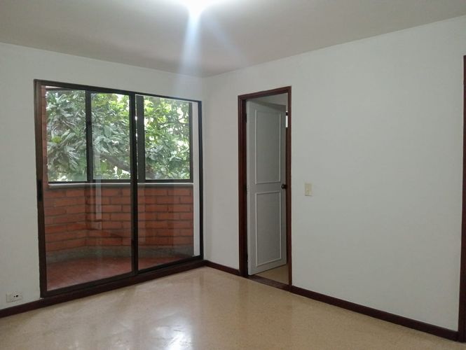Apartamento de 3 alcobas en arriendo en Laureles, Medellín, 131 m² · foto 10 de 20