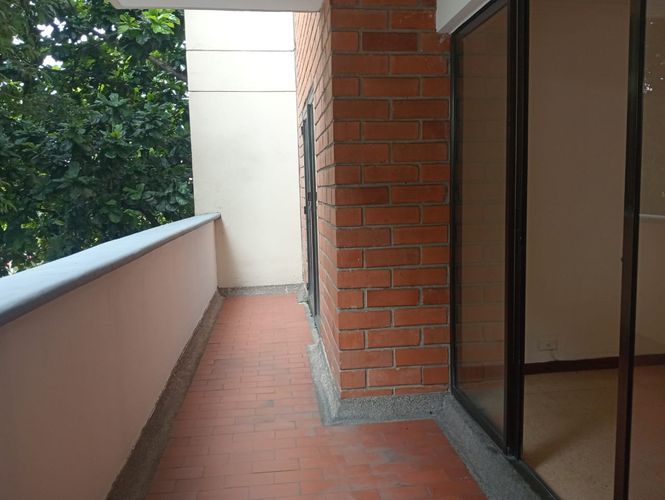 Apartamento de 3 alcobas en arriendo en Laureles, Medellín, 131 m² · foto 19 de 20