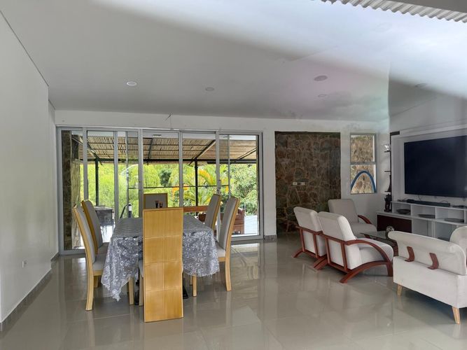 Casa de 4 alcobas en venta en Ciudadela Comfenalco, Armenia, 510 m² · foto 2 de 23