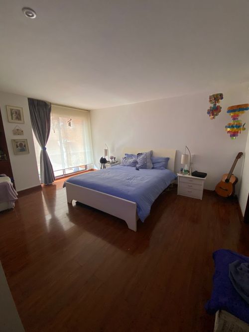 Apartamento de 3 alcobas en venta en Los Rosales, Bogotá, 198 m² · foto 6 de 23