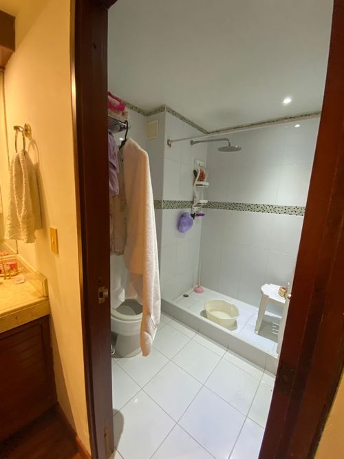 Apartamento de 3 alcobas en venta en Los Rosales, Bogotá, 198 m² · foto 12 de 23