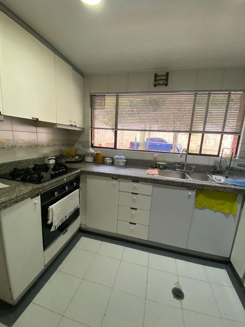 Apartamento de 3 alcobas en venta en Los Rosales, Bogotá, 198 m² · foto 21 de 23