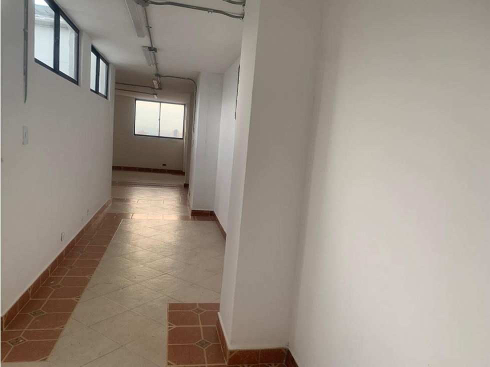 Warehouse for sale in Centro, Medellín 3