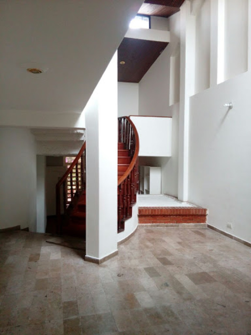Casa en venta en Santa Barbara, Bogotá · foto 3 de 24