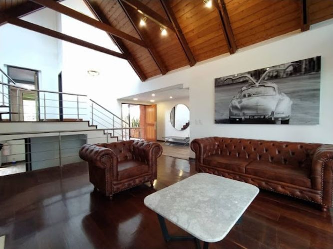 Casa de 4 alcobas en venta en Sierras Del Moral, Bogotá, 350 m² · foto 2 de 24