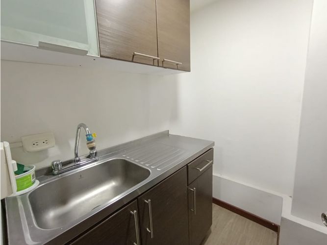 Local en arriendo en Conquistadores, Medellín, 70 m² · foto 10 de 12