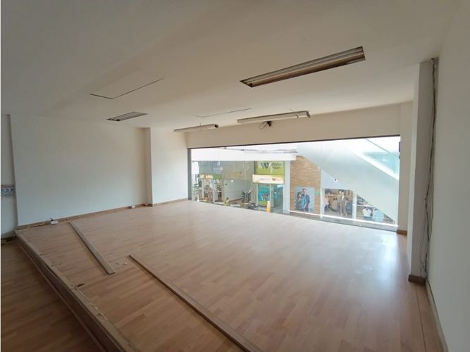 Local en arriendo en Conquistadores, Medellín, 99 m² · foto 3 de 14