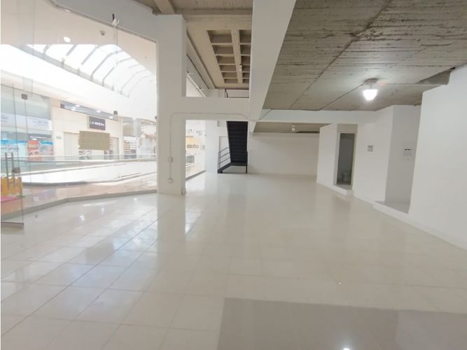 Local en arriendo en Conquistadores, Medellín, 144 m² · foto 2 de 19
