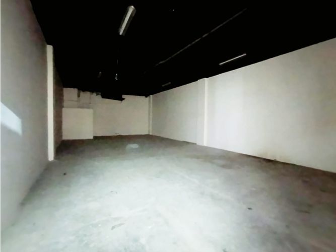 Local en arriendo en Conquistadores, Medellín, 126 m² · foto 2 de 7