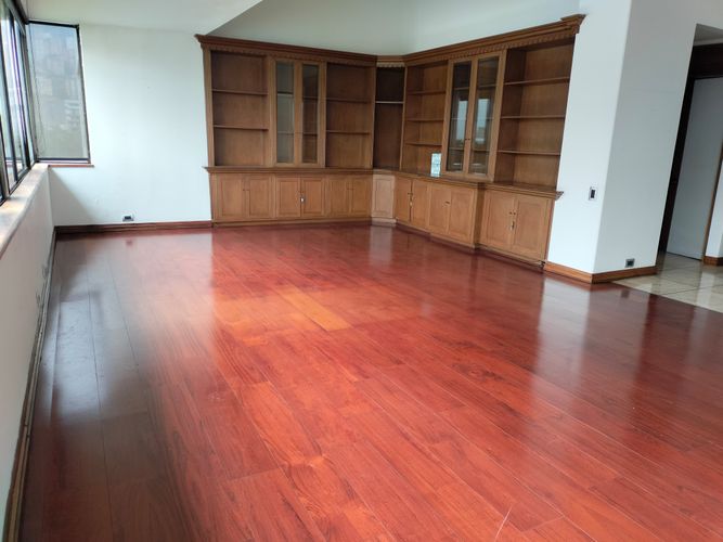 Apartamento de 3 alcobas en venta en El Poblado, Medellín, 225 m² · foto 4 de 15