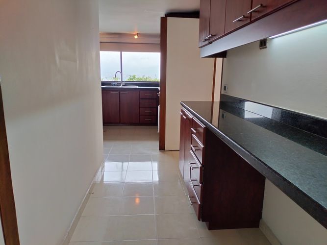 Apartamento de 3 alcobas en venta en El Poblado, Medellín, 225 m² · foto 6 de 15