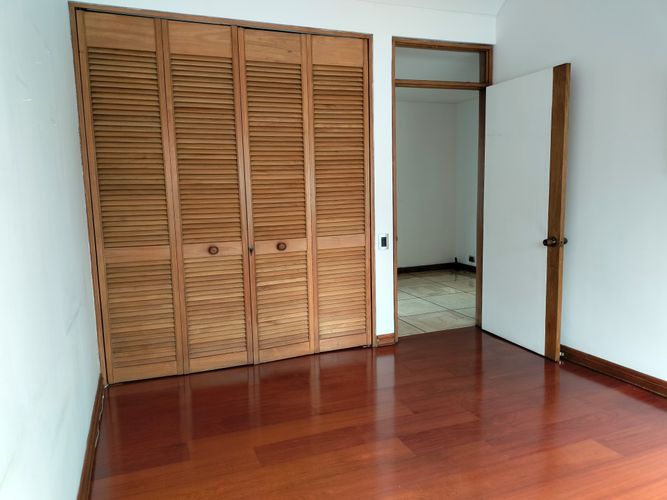 Apartamento de 3 alcobas en venta en El Poblado, Medellín, 225 m² · foto 10 de 15