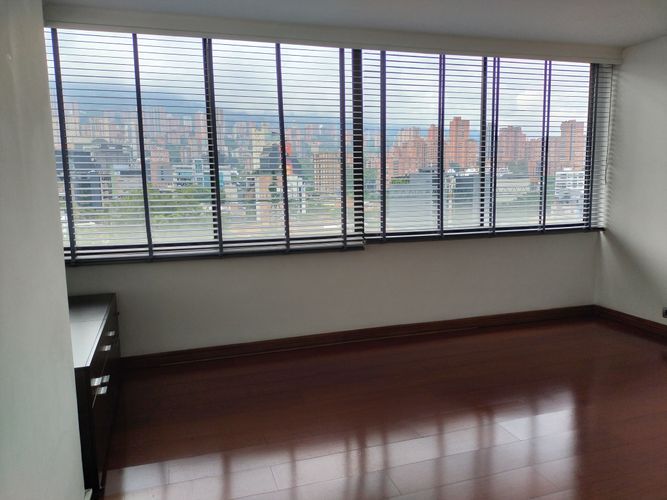 Apartamento de 3 alcobas en venta en El Poblado, Medellín, 225 m² · foto 11 de 15
