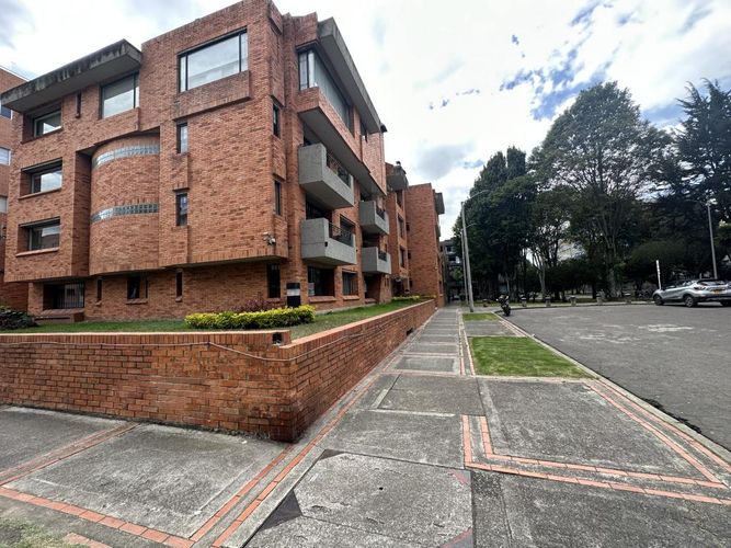 Apartamento de 3 alcobas en venta en La Calleja, Bogotá, 107 m² · foto 3 de 24