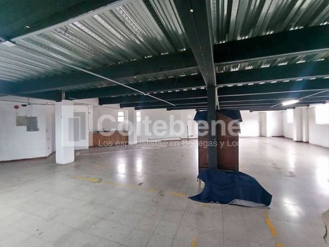 Bodega en arriendo en Trinidad, Medellín, 1900 m² · foto 13 de 23