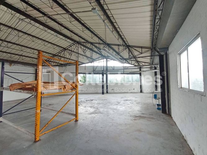 Bodega en arriendo en Trinidad, Medellín, 1900 m² · foto 18 de 23