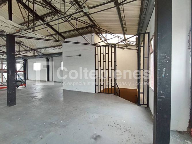 Bodega en arriendo en Trinidad, Medellín, 1900 m² · foto 19 de 23