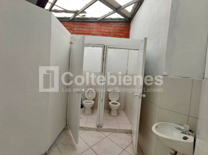 Bodega en arriendo en Trinidad, Medellín, 1900 m² · foto 20 de 23