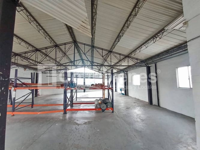 Bodega en venta en Trinidad, Medellín, 1900 m² · foto 16 de 23