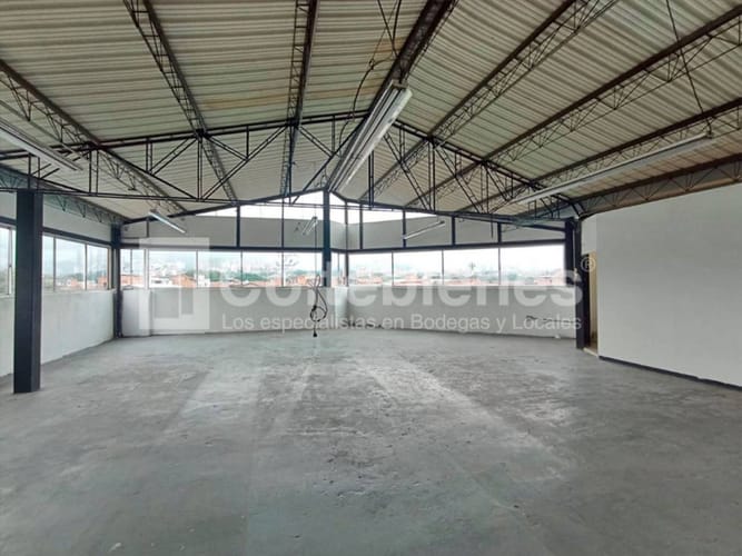 Bodega en venta en Trinidad, Medellín, 1900 m² · foto 17 de 23