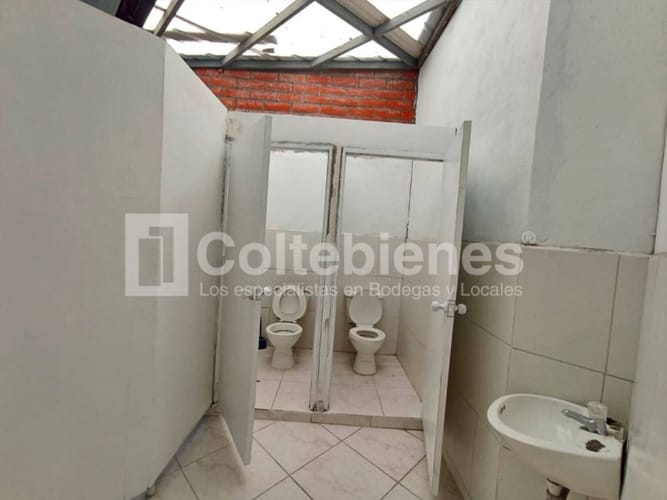 Bodega en venta en Trinidad, Medellín, 1900 m² · foto 20 de 23