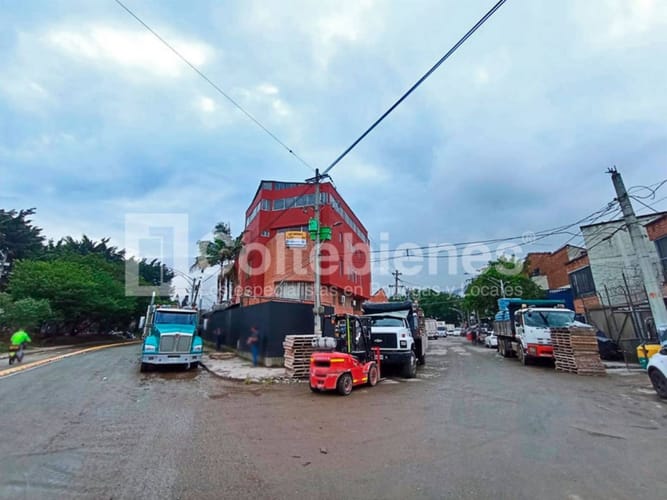 Bodega en venta en Trinidad, Medellín, 1900 m² · foto 23 de 23