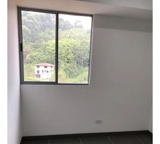 Apartamento de 3 alcobas en venta en Las Lomitas, Sabaneta, 98 m² · foto 18 de 24
