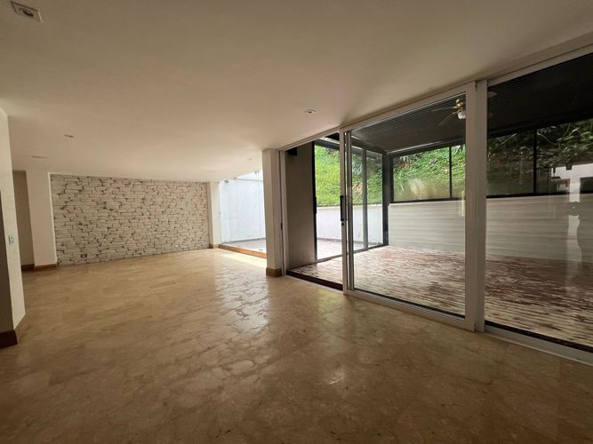 Casa de 4 alcobas en venta en El Poblado, Medellín, 366 m² · foto 4 de 19