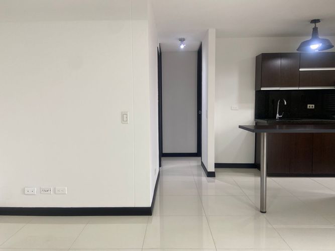 Apartamento de 2 alcobas en venta en Virgen Del Carmen, Sabaneta, 54 m² · foto 4 de 20
