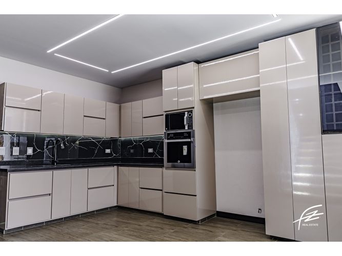 Casa de 3 alcobas en venta en Llano Grande, Rionegro, 205 m² · foto 6 de 24