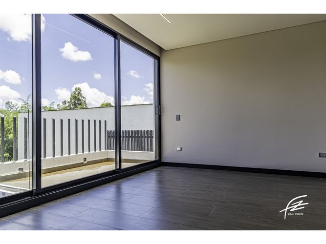 Casa de 3 alcobas en venta en Llano Grande, Rionegro, 205 m² · foto 11 de 24