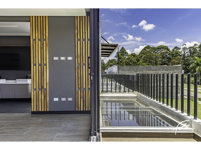 Casa de 3 alcobas en venta en Llano Grande, Rionegro, 205 m² · foto 16 de 24