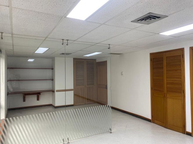 Oficina en arriendo en El Poblado, Medellín, 50 m² · foto 6 de 8