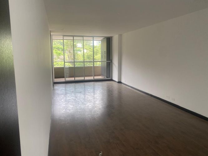 Oficina en arriendo en El Poblado, Medellín, 47 m² · foto 2 de 14