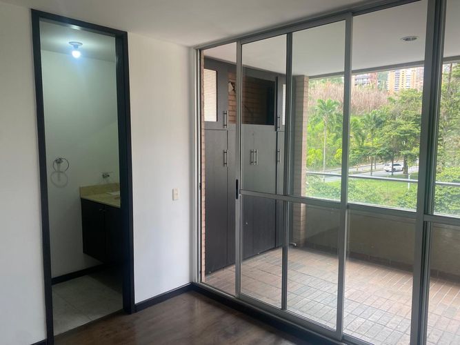 Oficina en arriendo en El Poblado, Medellín, 47 m² · foto 7 de 14