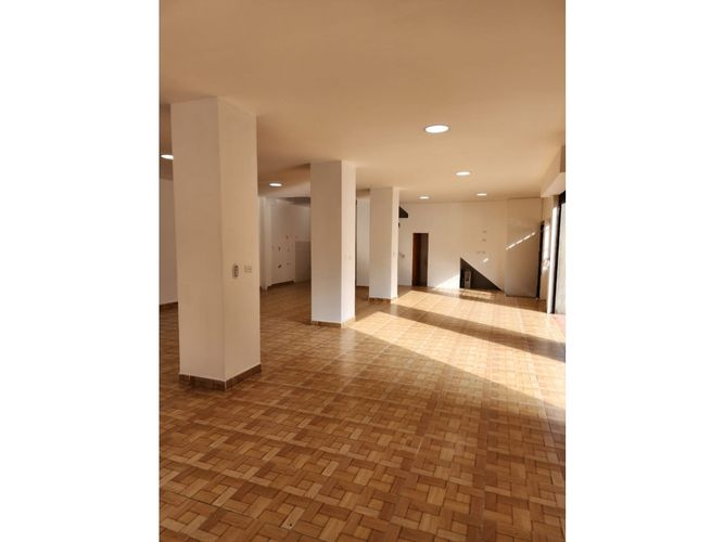 Local en arriendo en La America, Medellín, 100 m² · foto 9 de 18