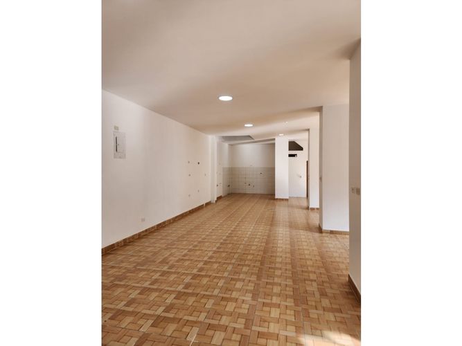 Local en arriendo en La America, Medellín, 100 m² · foto 11 de 18
