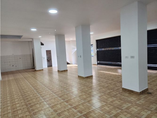 Local en arriendo en La America, Medellín, 100 m² · foto 16 de 18