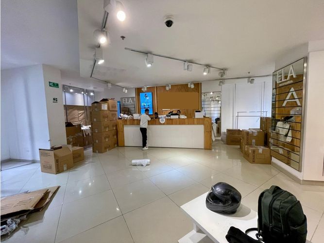Local en arriendo en Conquistadores, Medellín, 254 m² · foto 3 de 10