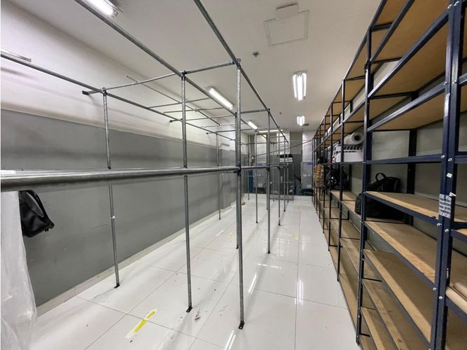 Local en arriendo en Conquistadores, Medellín, 254 m² · foto 9 de 10
