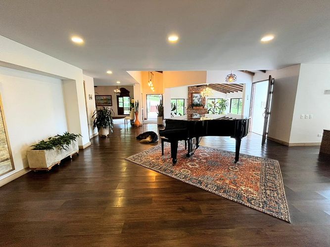 Casa de 6 alcobas en venta en Los Salados, El Retiro, 517 m² · foto 2 de 17