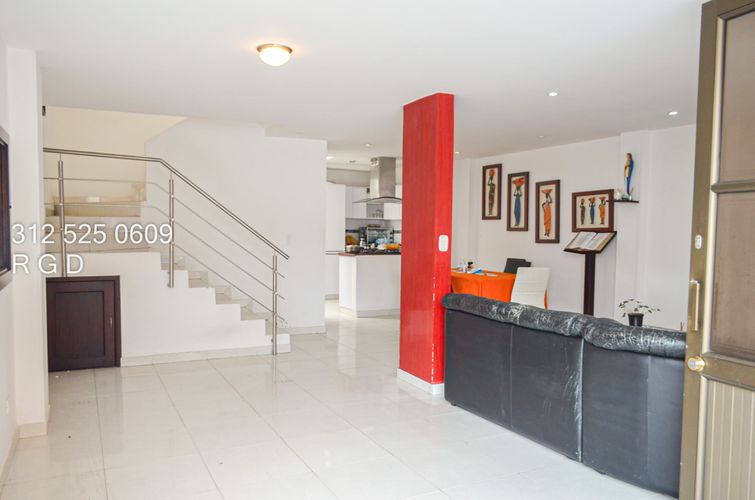 Casa de 4 alcobas en venta en Centro, Sopó, 150 m² · foto 2 de 24
