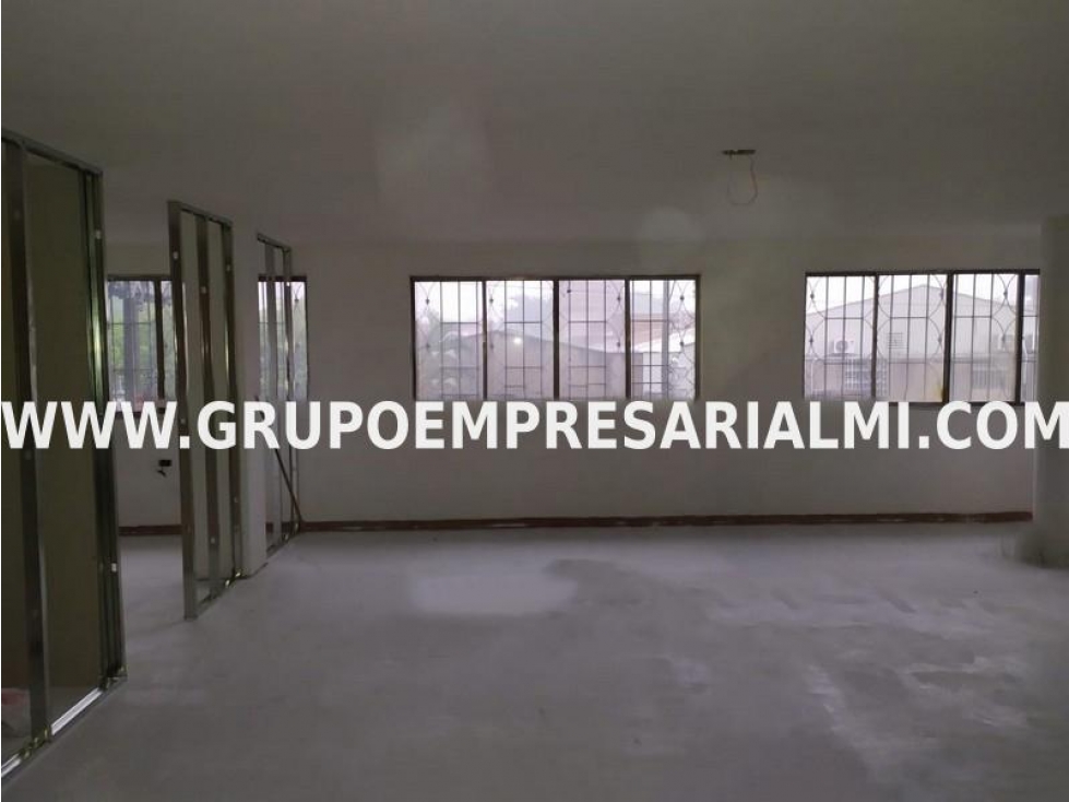 Warehouse for sale in Guayabal, Medellín 2