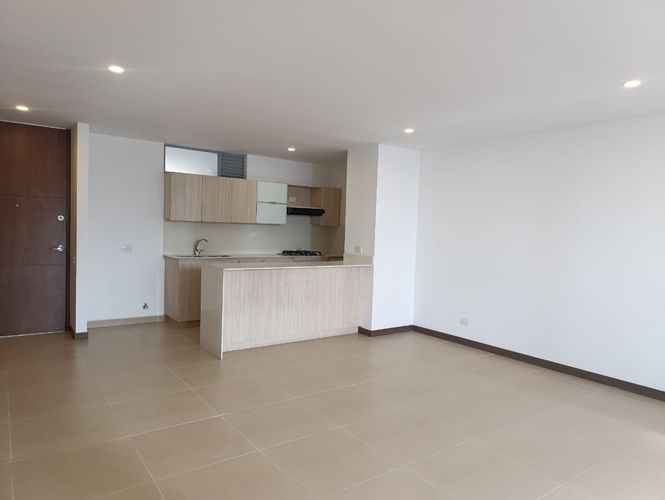 Apartamento de 3 alcobas en arriendo en El Poblado, Medellín, 120 m² · foto 3 de 18