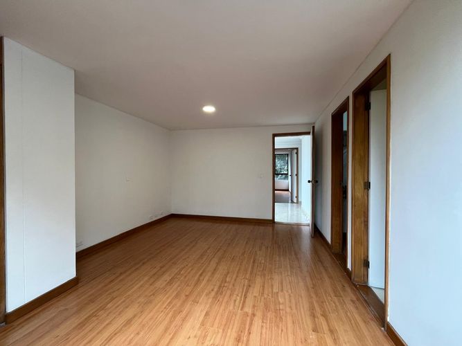 Apartamento de 3 alcobas en arriendo en El Poblado, Medellín, 184 m² · foto 5 de 14