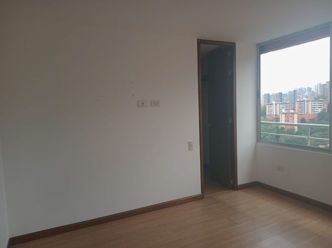 Apartamento de 3 alcobas en arriendo en Cumbres, Envigado, 103 m² · foto 8 de 18