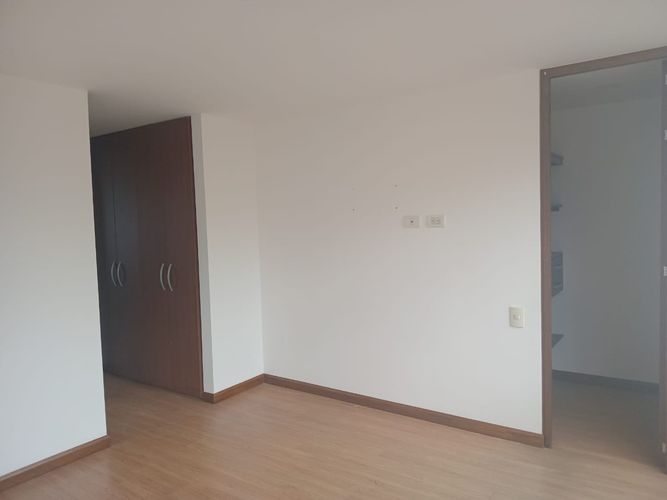 Apartamento de 3 alcobas en arriendo en Cumbres, Envigado, 103 m² · foto 9 de 18