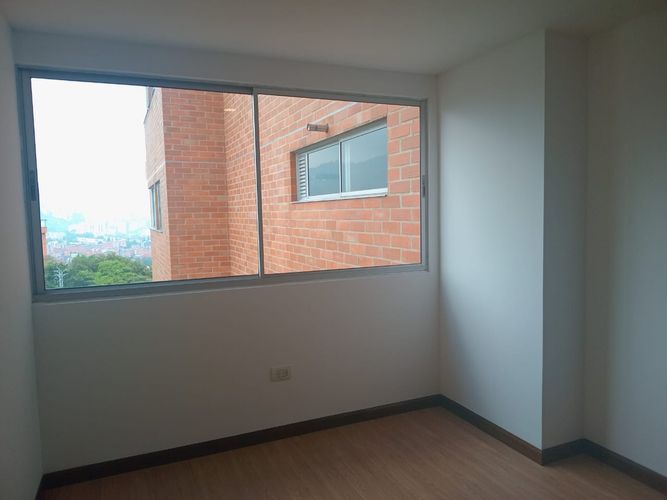 Apartamento de 3 alcobas en arriendo en Cumbres, Envigado, 103 m² · foto 14 de 18